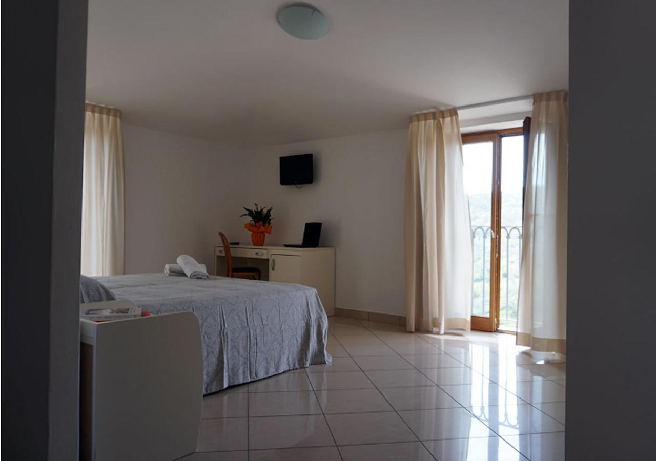 Hotel Croccia Accettura Luaran gambar