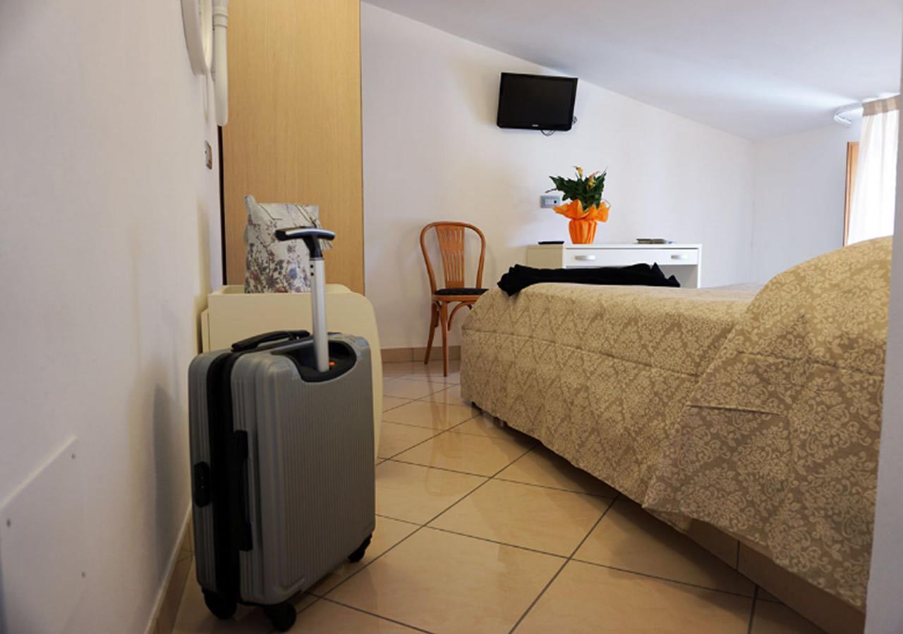 Hotel Croccia Accettura Luaran gambar